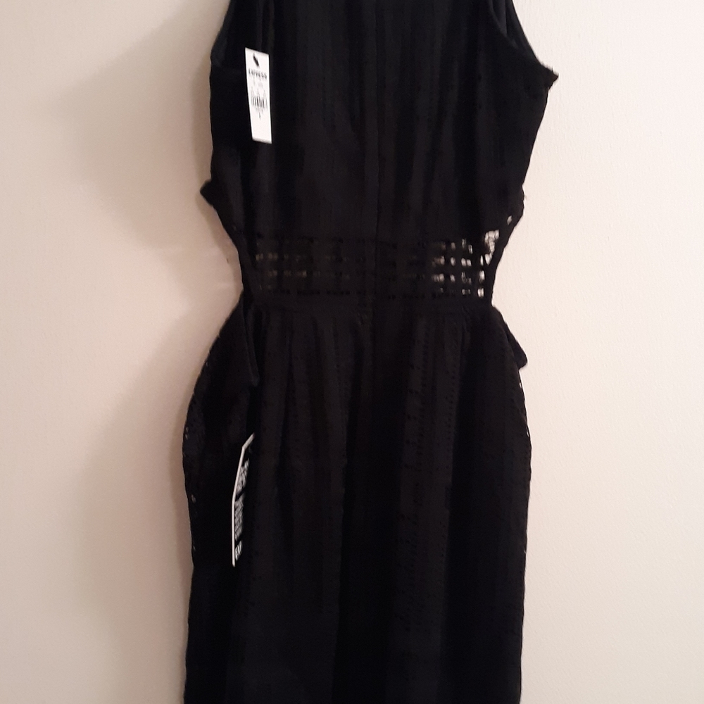EXPRESS DRESS